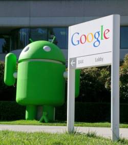 mascotte android et panneau google