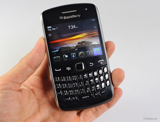 blackberry curve 9370 front